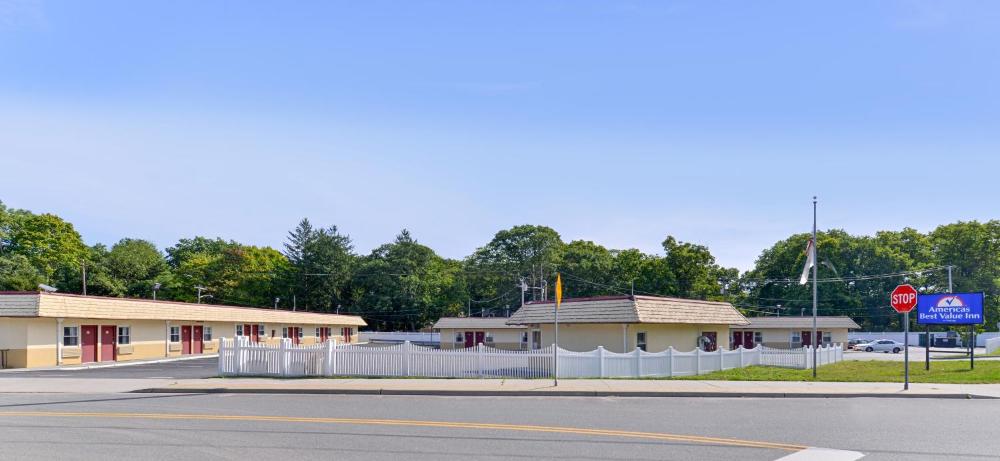 Americas Best Value Inn - Port Jefferson Station - Long Island -New York - 11776